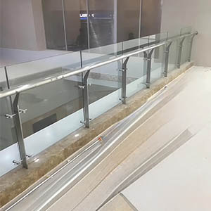 Stainless Steel Handrail and Glass Balustrade Hardware for Commercial Buildings